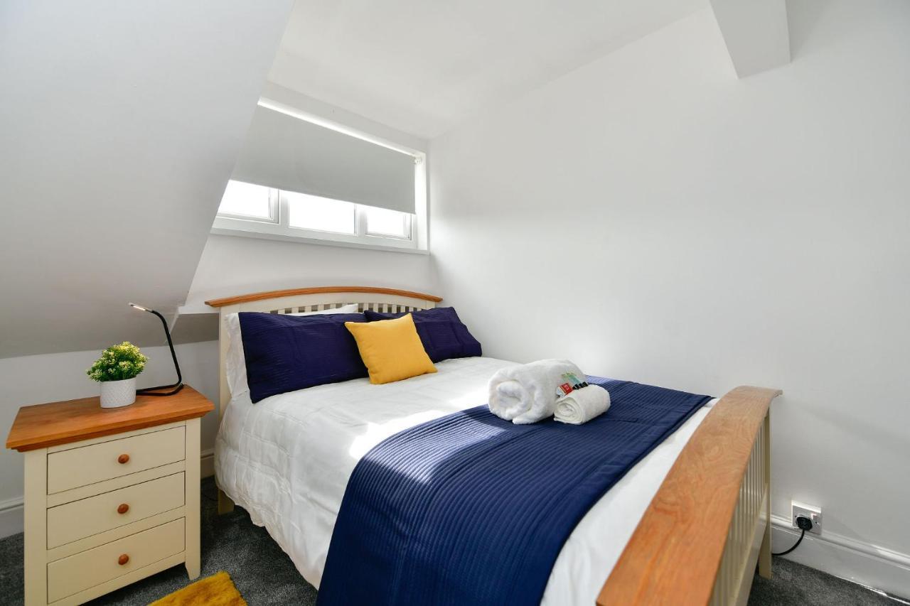 Spacious 2 Bedroom Apartment In The Heart Mumbles Екстер'єр фото